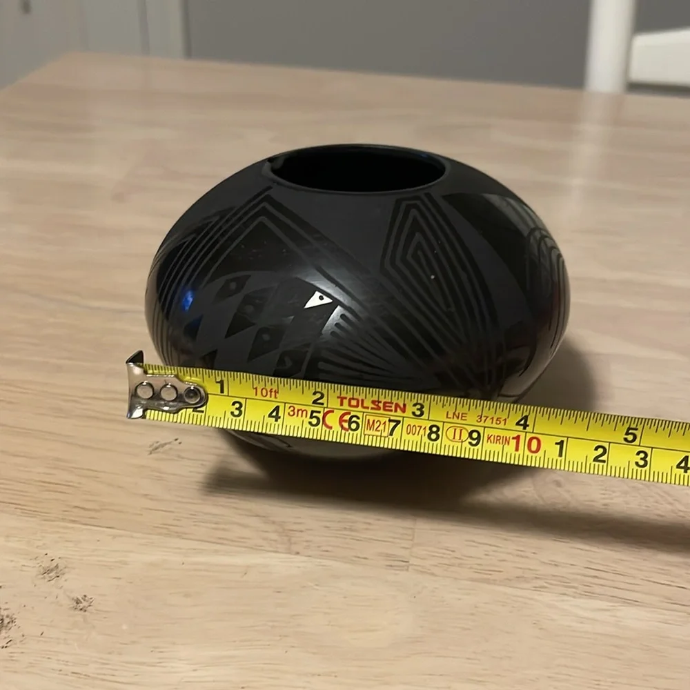 Mata Ortiz Mexican Black Pottery signed by artisan Josi Cato - Picture 9 of 11